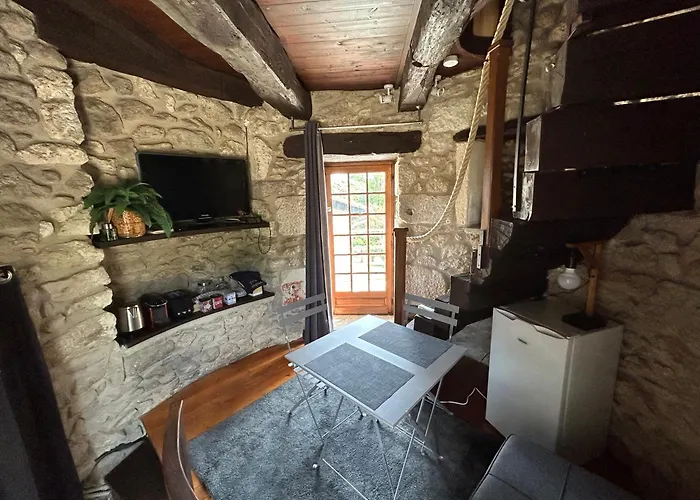 Moulin A Vent De Prentygarde En Dordogne Habitación en casa particular