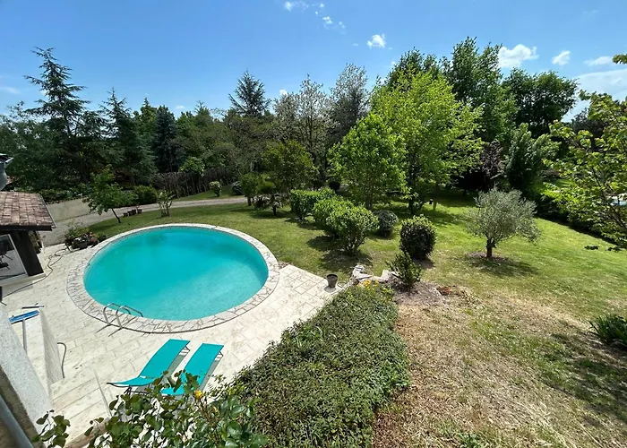 Moulin A Vent De Prentygarde En Dordogne Vélines